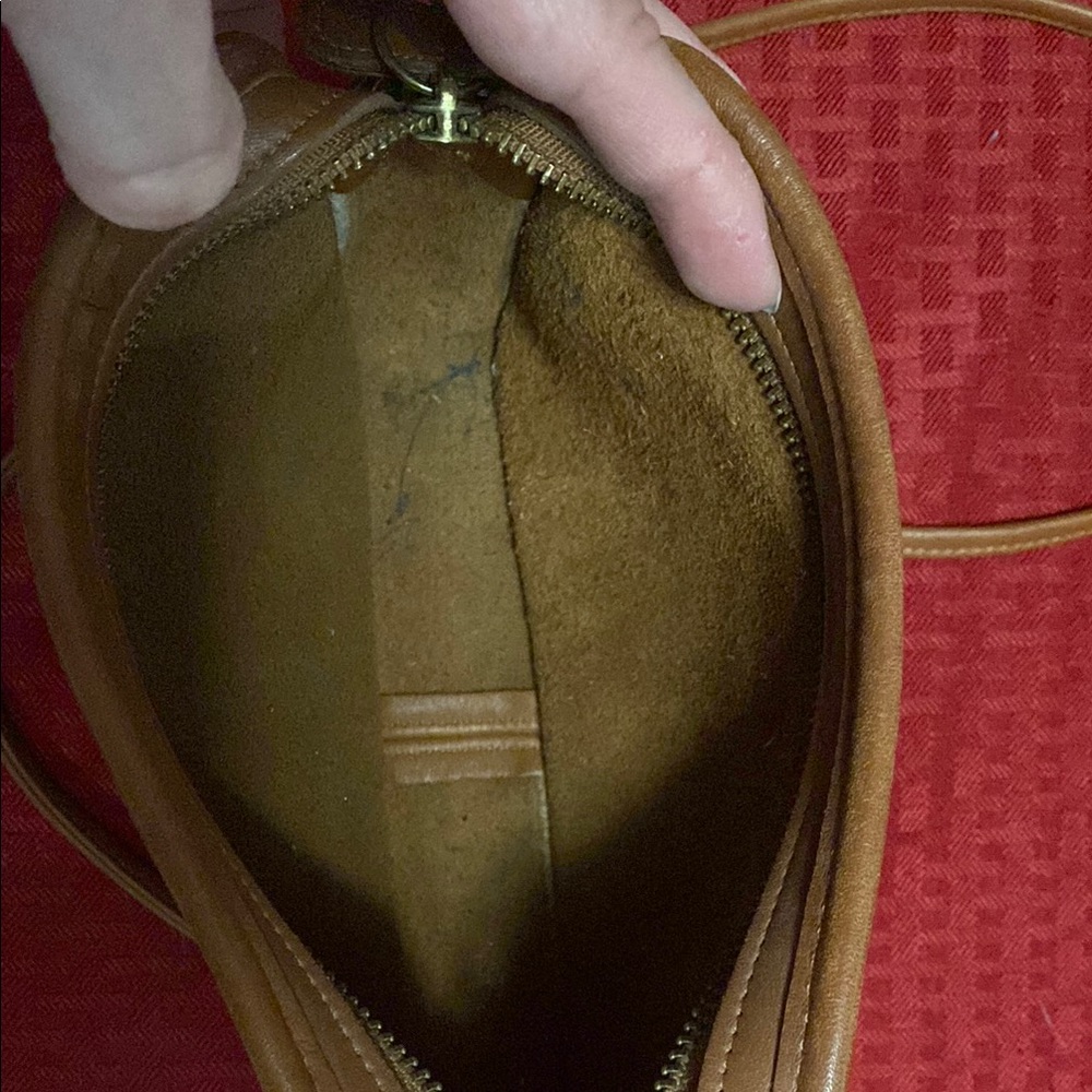 Elegant Brown Leather Crossbody Bag - Picture 4 of 5